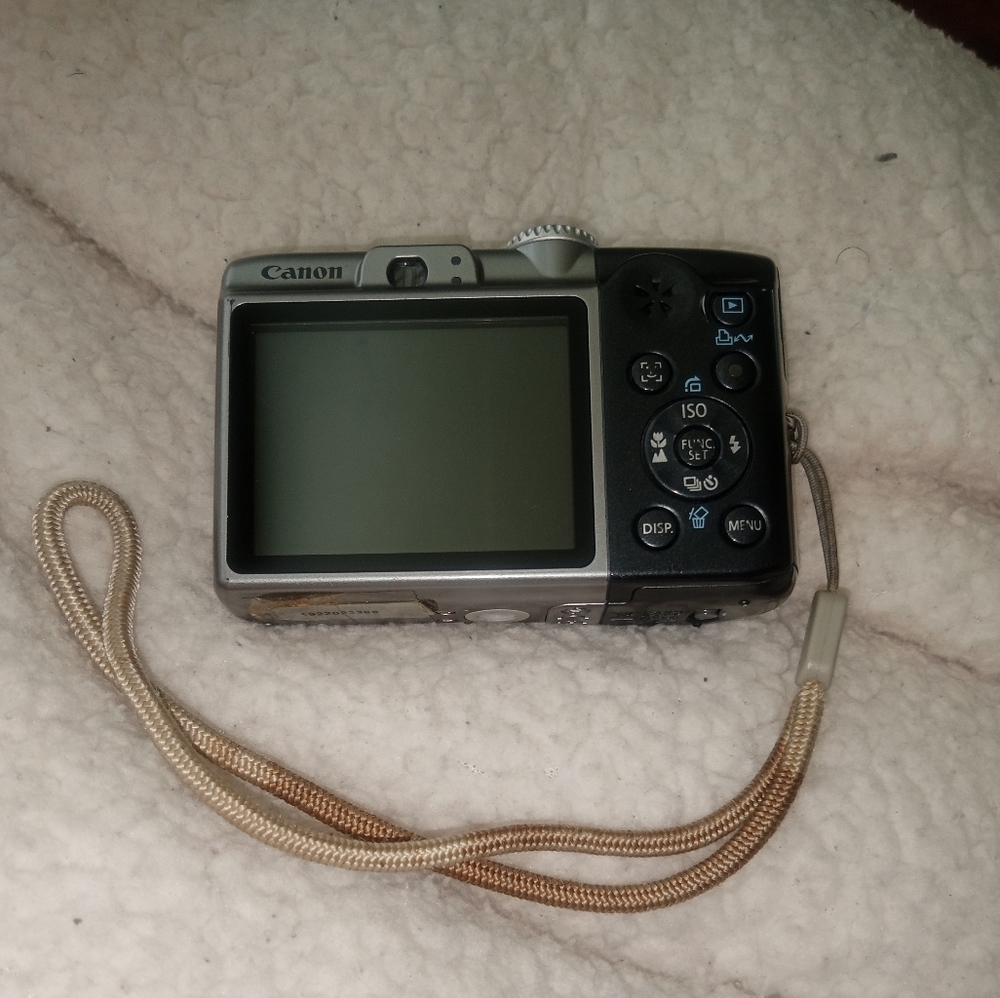 Canon camera - Picture 2 of 3
